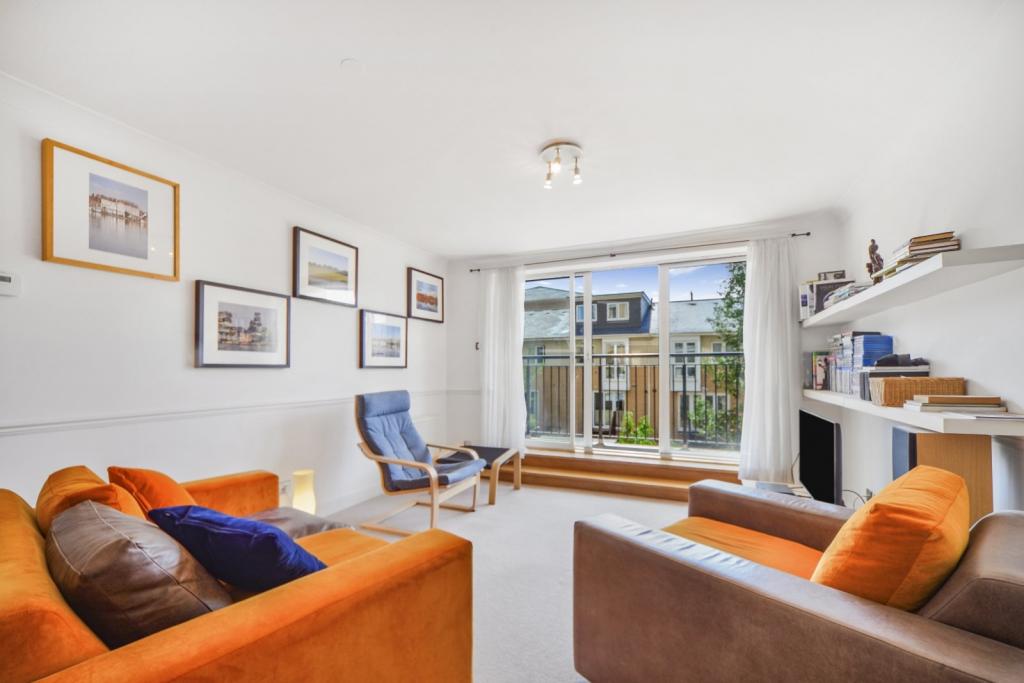 For Sale – Newport Avenue, Virginia Quay, London, E14 – Two Bedroom Apartment – £435,000