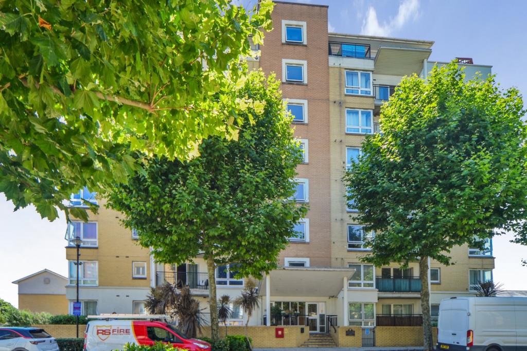 For Sale – Newport Avenue, Virginia Quay, London, E14 – Two Bedroom Apartment – £435,000