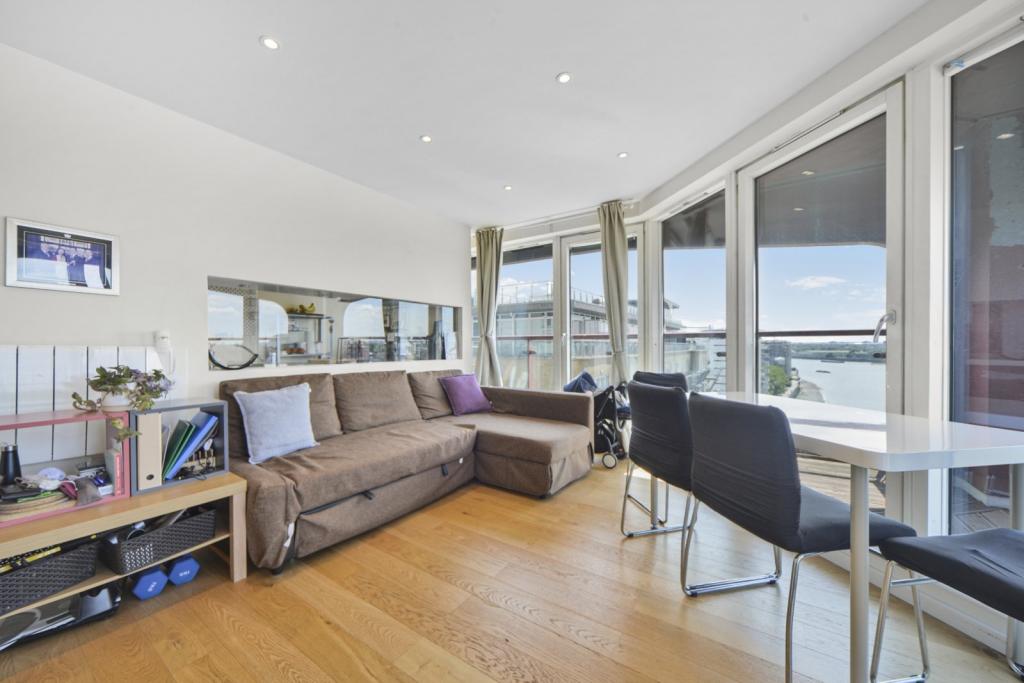 Seacon Tower, Hutchings Street, Canary Wharf, London, E14 £515,000 Asking Price