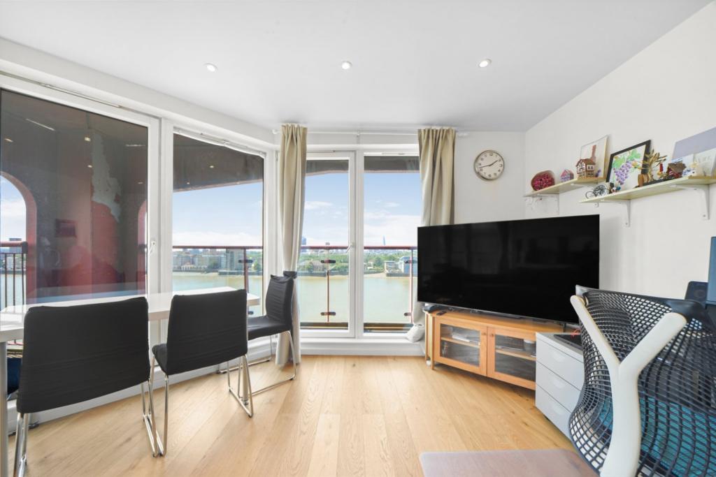 Seacon Tower, Hutchings Street, Canary Wharf, London, E14 £515,000 Asking Price