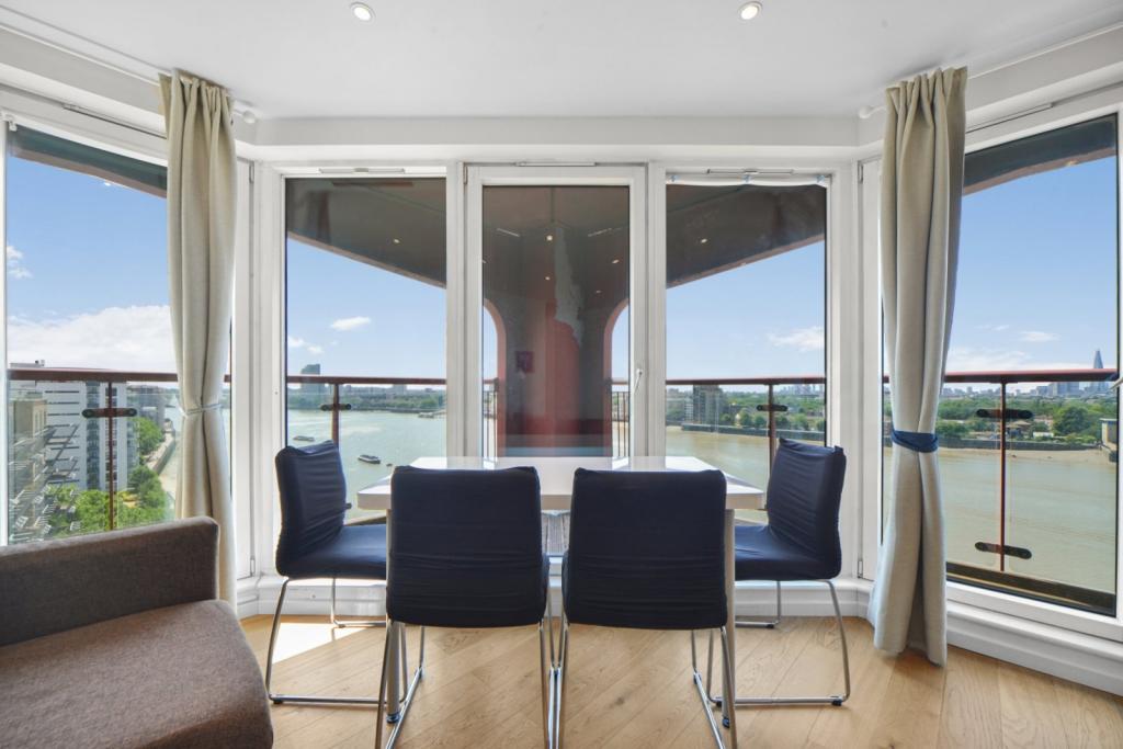 Seacon Tower, Hutchings Street, Canary Wharf, London, E14 £515,000 Asking Price