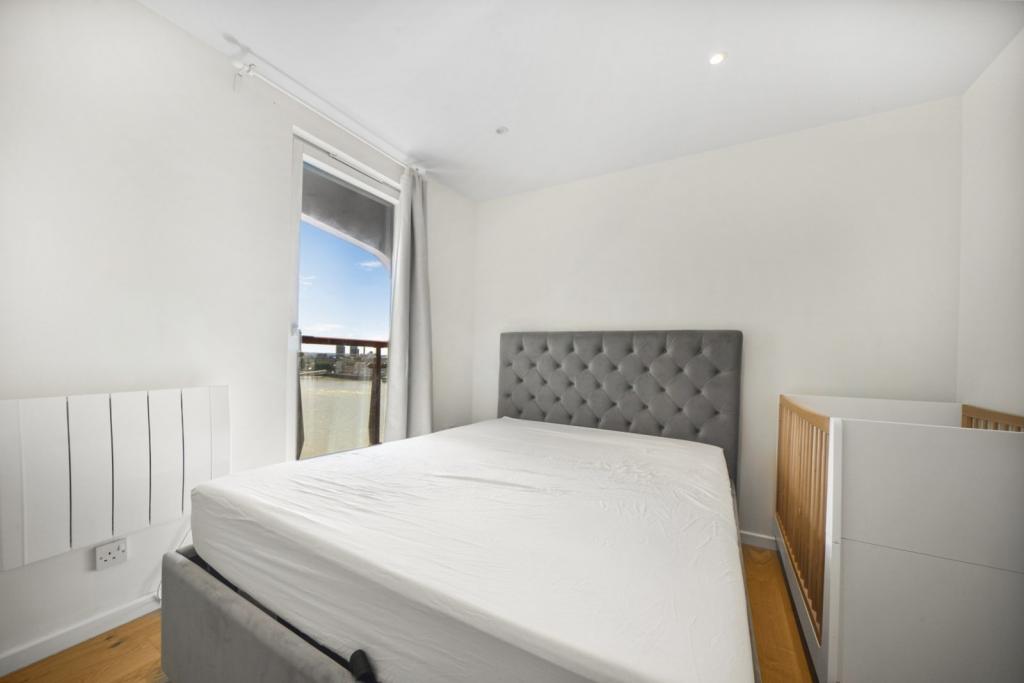 Seacon Tower, Hutchings Street, Canary Wharf, London, E14 £515,000 Asking Price