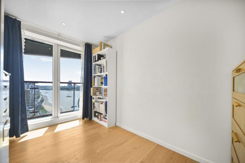 Seacon Tower, Hutchings Street, Canary Wharf, London, E14 £515,000 Asking Price