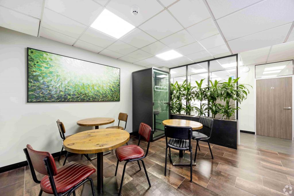 5 St Johns Ln, Farringdon, LondonOffice Space For Lease –  – £39 - £48 per sq ft (FRI