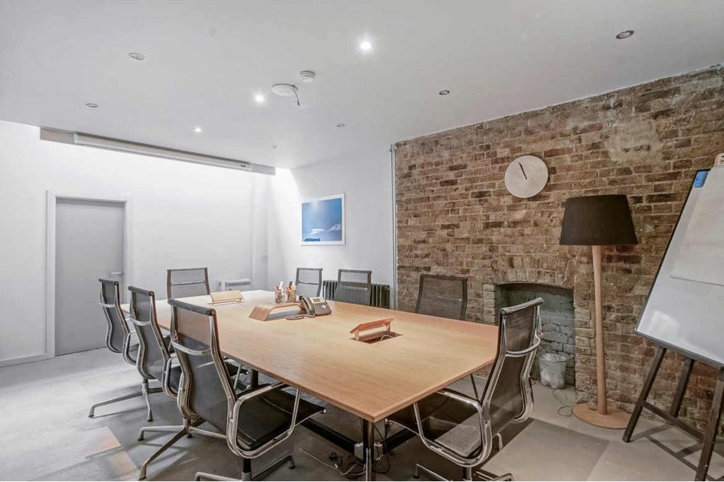 26 Britton St, Farringdon, London EC1M 5NQ For Lease – Office Space