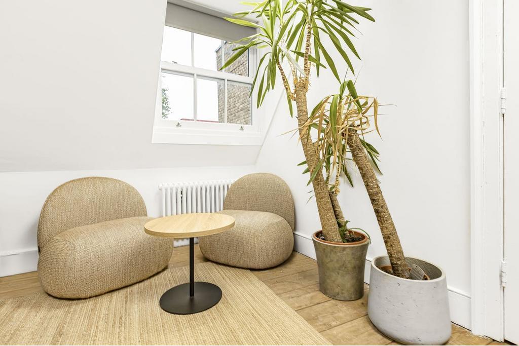 26 Britton St, Farringdon, London EC1M 5NQ For Lease – Office Space