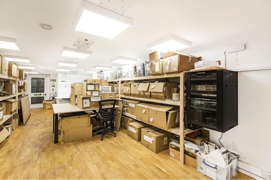 26 Britton St, Farringdon, London EC1M 5NQ For Lease – Office Space