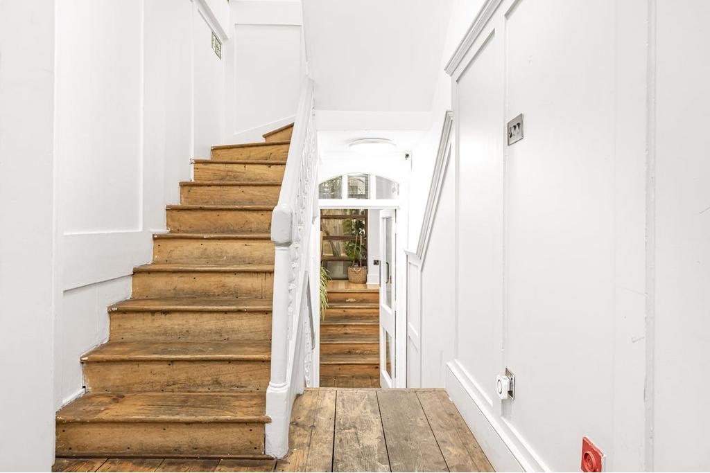 28 Britton St, Farringdon, London EC1M 5UE For Lease – Office Space – £37.50 per sq ft