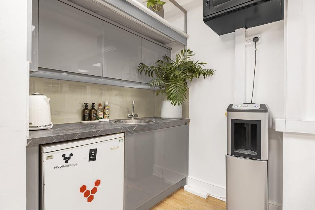 28 Britton St, Farringdon, London EC1M 5UE For Lease – Office Space – £37.50 per sq ft