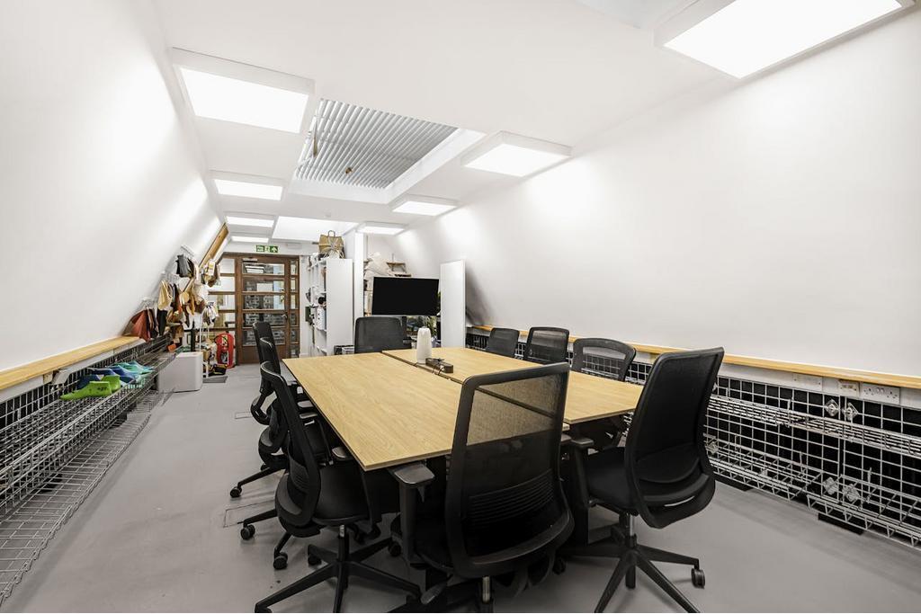 28 Britton St, Farringdon, London EC1M 5UE For Lease – Office Space – £37.50 per sq ft