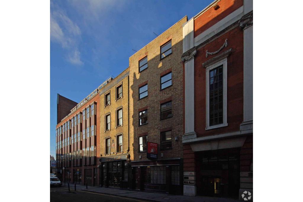 107 Charterhouse St Office – City Fringe Submarket – London EC1M 6HW For Lease – Office Space