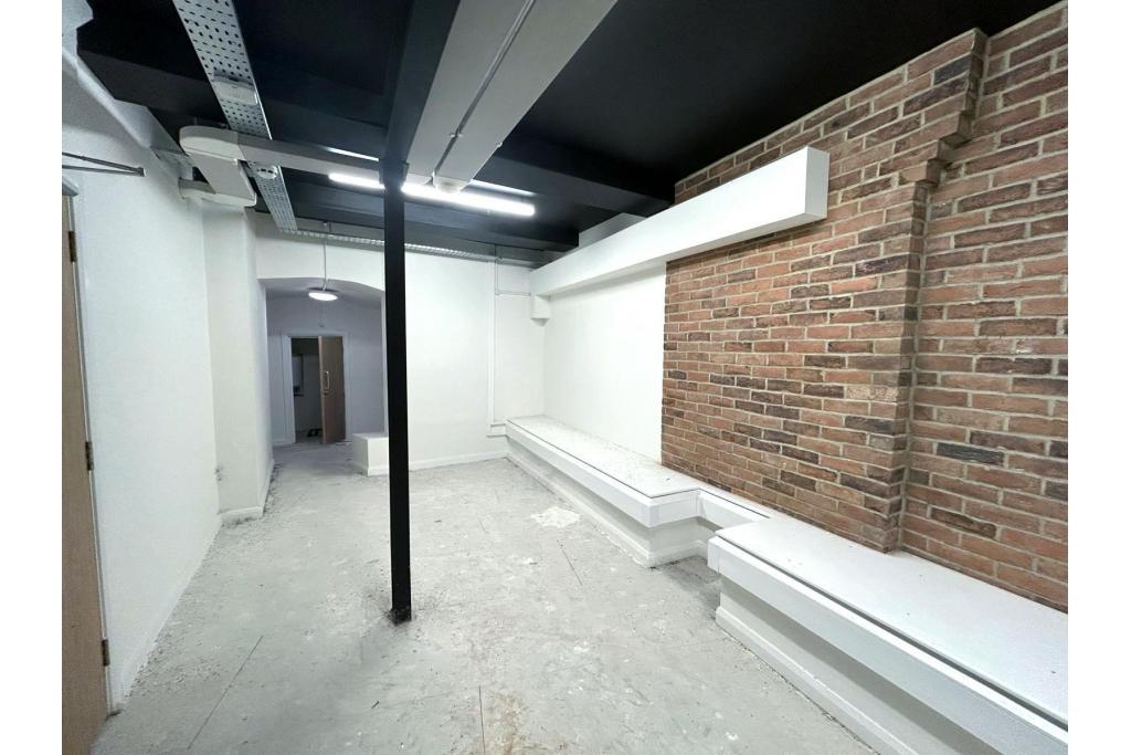 4 Goswell Road – Office Building Office/Ret – London EC1M 7AN For Lease – £22.99 per sq ft
