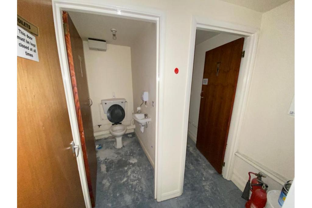 4 Goswell Road – Office Building Office/Ret – London EC1M 7AN For Lease – £22.99 per sq ft