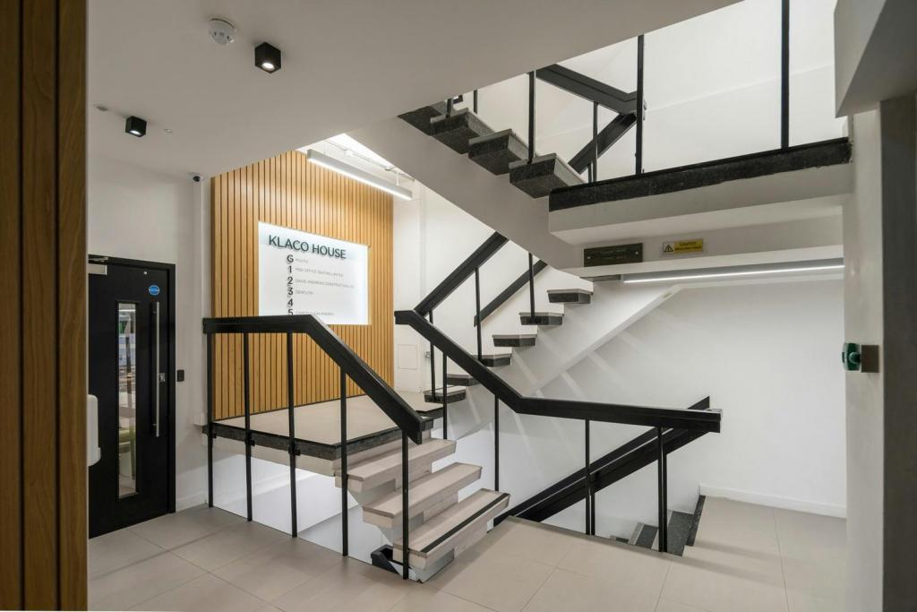 28-30 St John's Sq – Klaco House – Office Space for Lease – 1,099 sq ft – City Fringe, London EC1M