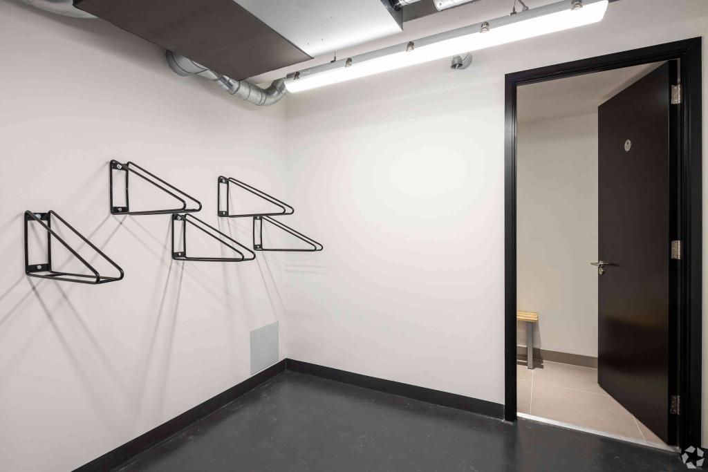 28-30 St John's Sq – Klaco House – Office Space for Lease – 1,099 sq ft – City Fringe, London EC1M