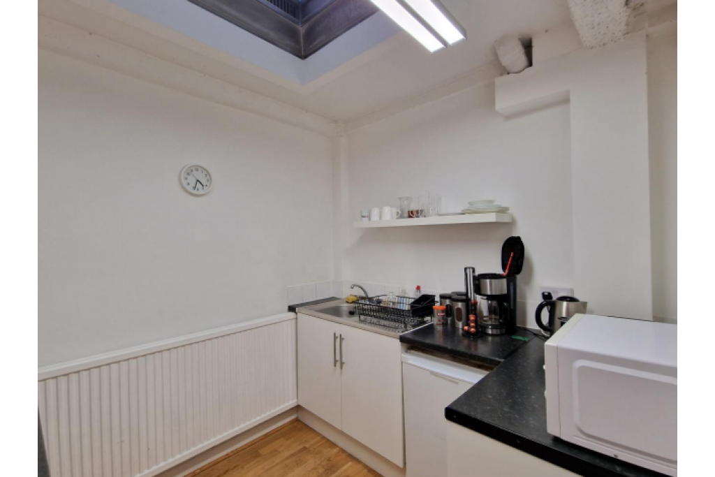 87-88 Turnmill St – Office Space for Lease – 1,569 sq ft – City Fringe, London EC1M