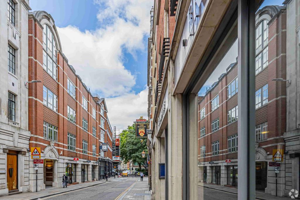 12 Carthusian Street, London EC1M 6EB – Office Space for Lease – 26,176 sq ft