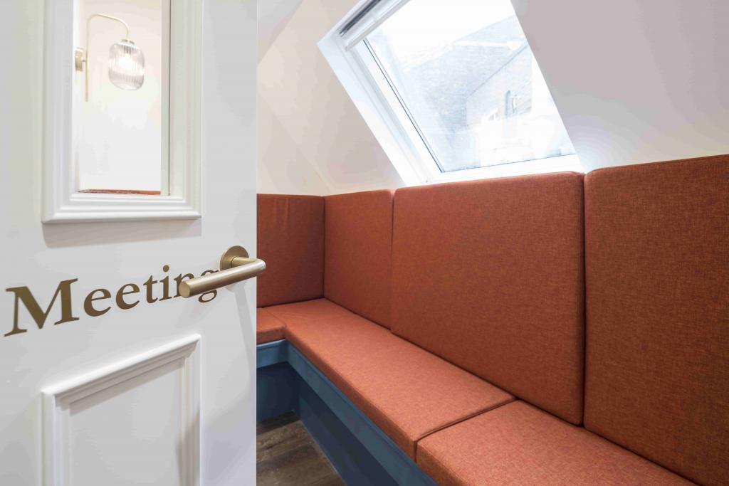 1 Cowcross Street, London EC1M 6DR – Office Space for Lease – 1,234 sq ft