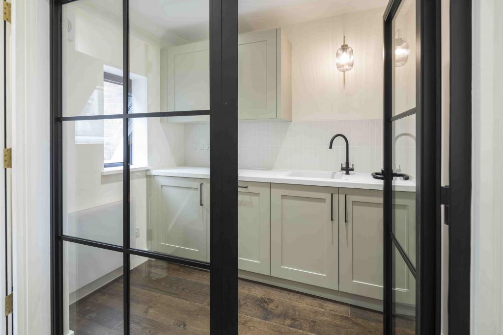 1 Cowcross Street, London EC1M 6DR – Office Space for Lease – 1,234 sq ft