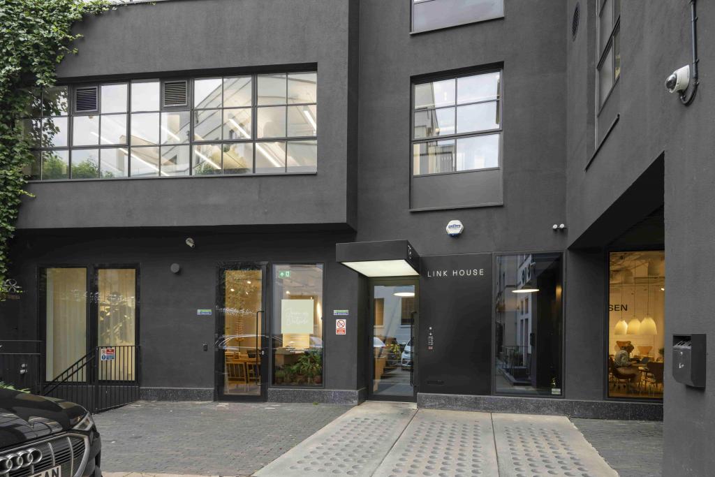 78 Cowcross Street, London EC1M 6HE – Office Space for Lease – 2,024 sq ft