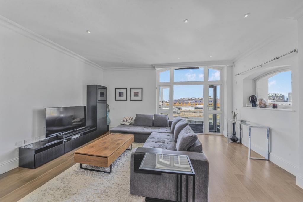 Sterling Mansions – 2-Bedroom Apartment for Sale – Aldgate, London, E1