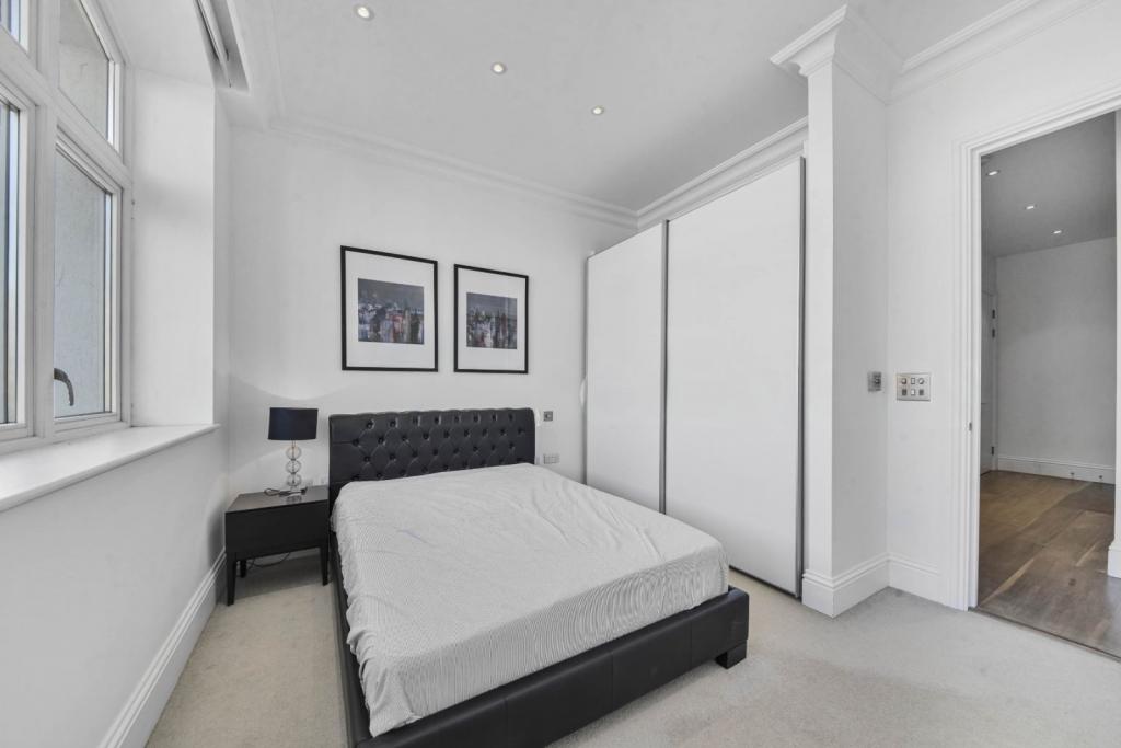 Sterling Mansions – 2-Bedroom Apartment for Sale – Aldgate, London, E1