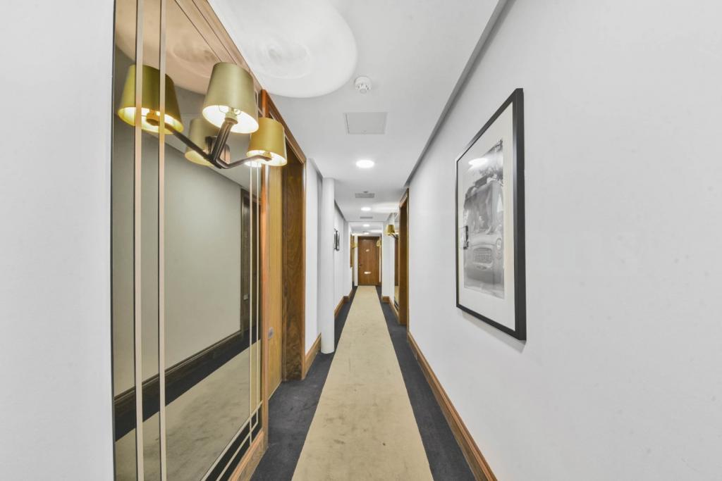 Sterling Mansions – 2-Bedroom Apartment for Sale – Aldgate, London, E1