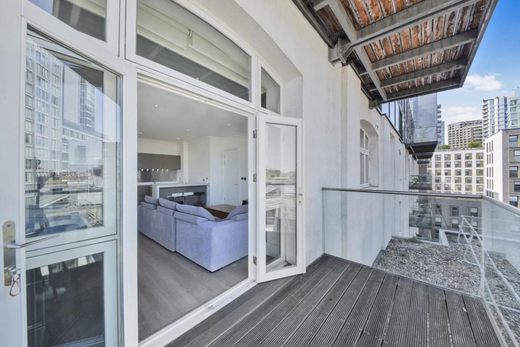 Sterling Mansions – 2-Bedroom Apartment for Sale – Aldgate, London, E1