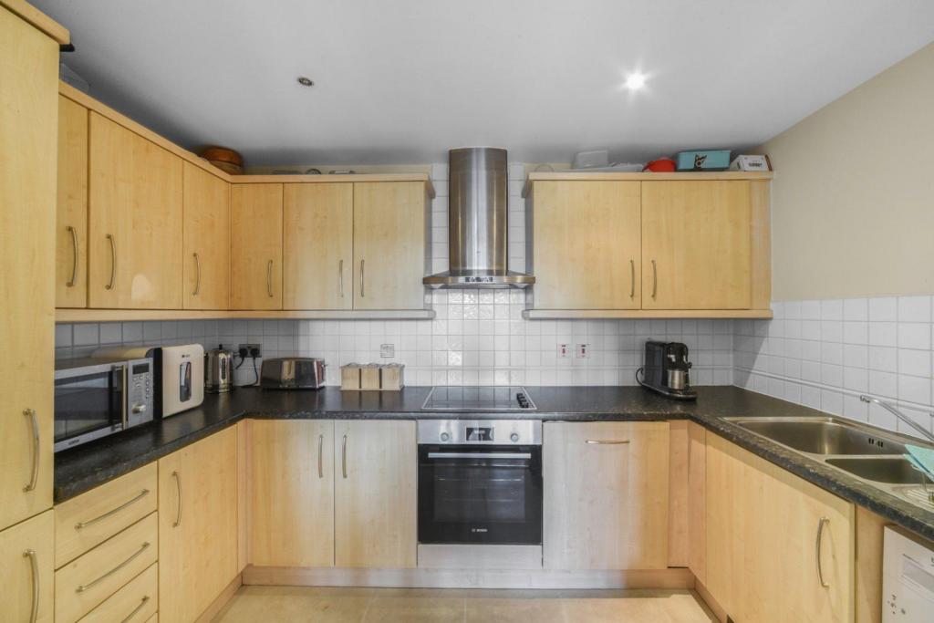 Berglen Court – 2-Bedroom Apartment for Sale – Limehouse, London, E14