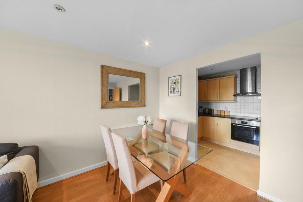 Berglen Court – 2-Bedroom Apartment for Sale – Limehouse, London, E14
