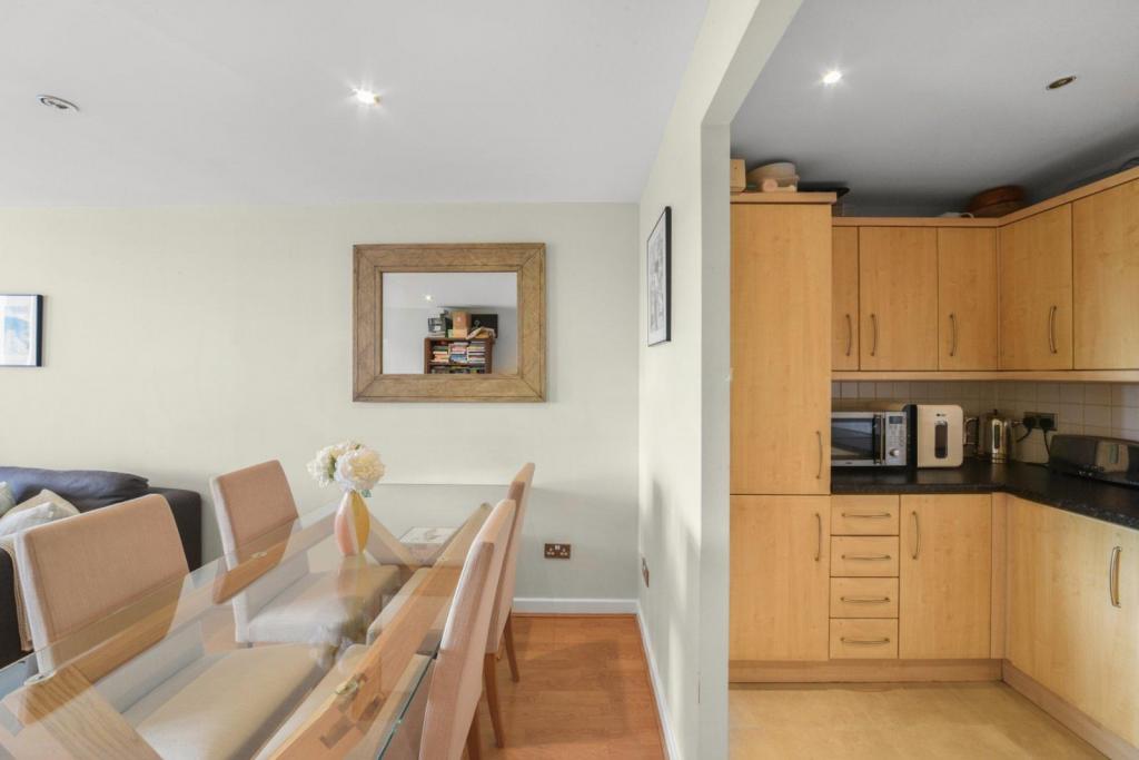 Berglen Court – 2-Bedroom Apartment for Sale – Limehouse, London, E14