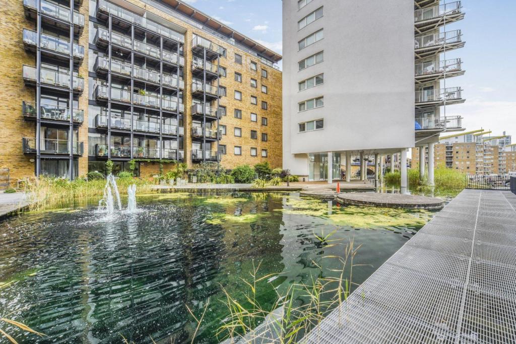 Berglen Court – 2-Bedroom Apartment for Sale – Limehouse, London, E14