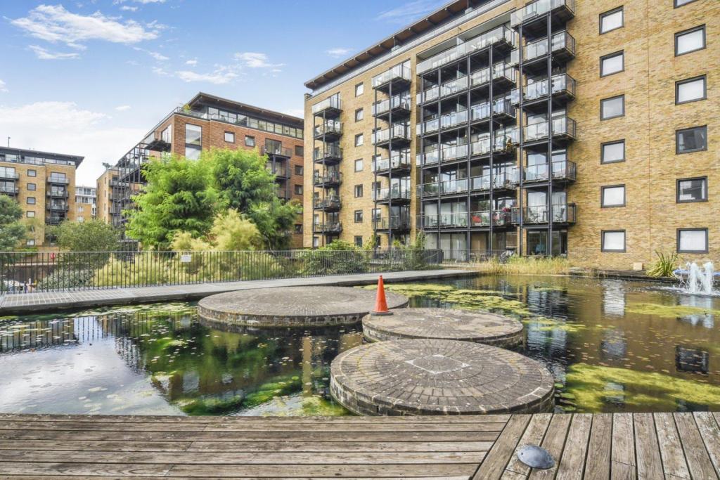 Berglen Court – 2-Bedroom Apartment for Sale – Limehouse, London, E14