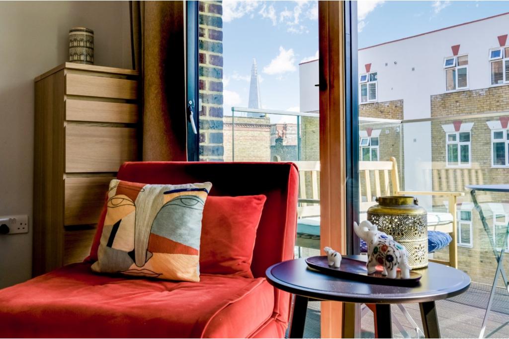 1 Bedroom Apartment for Sale – New Paragon Walk, Trafalgar Place, Elephant & Castle,