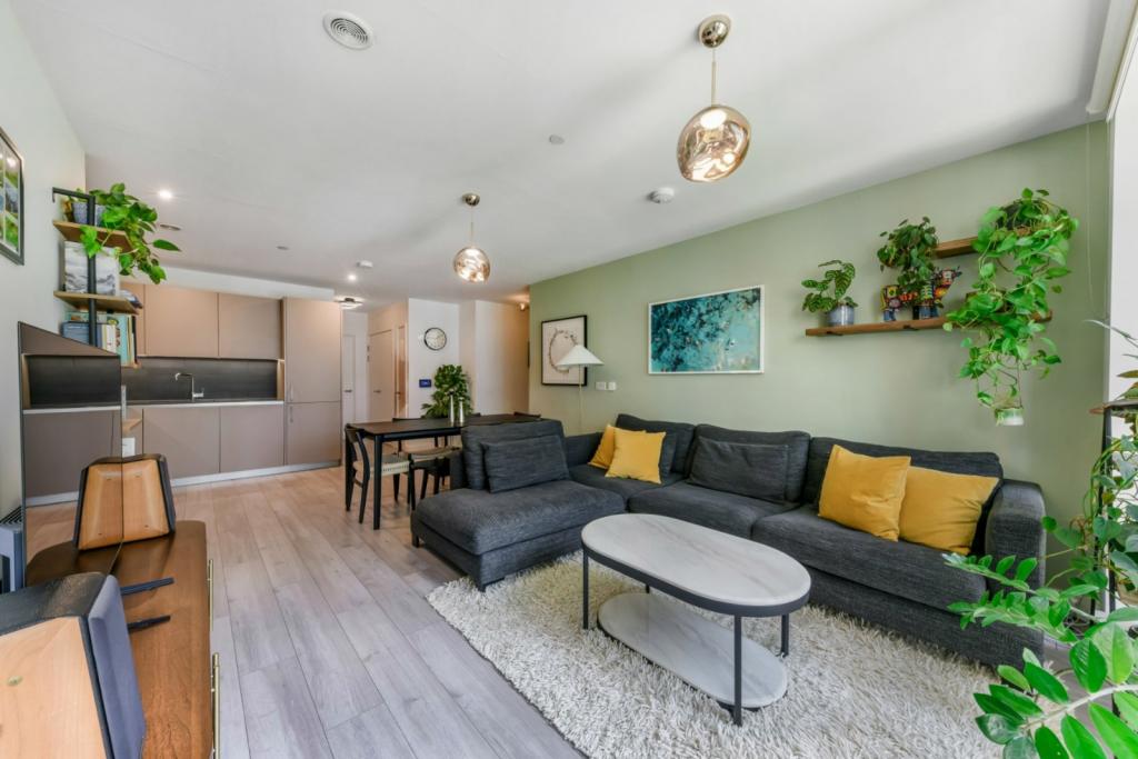 2 Bedroom Apartment for Sale – New Lion Way, London, SE17 – £700,000 Guide Price