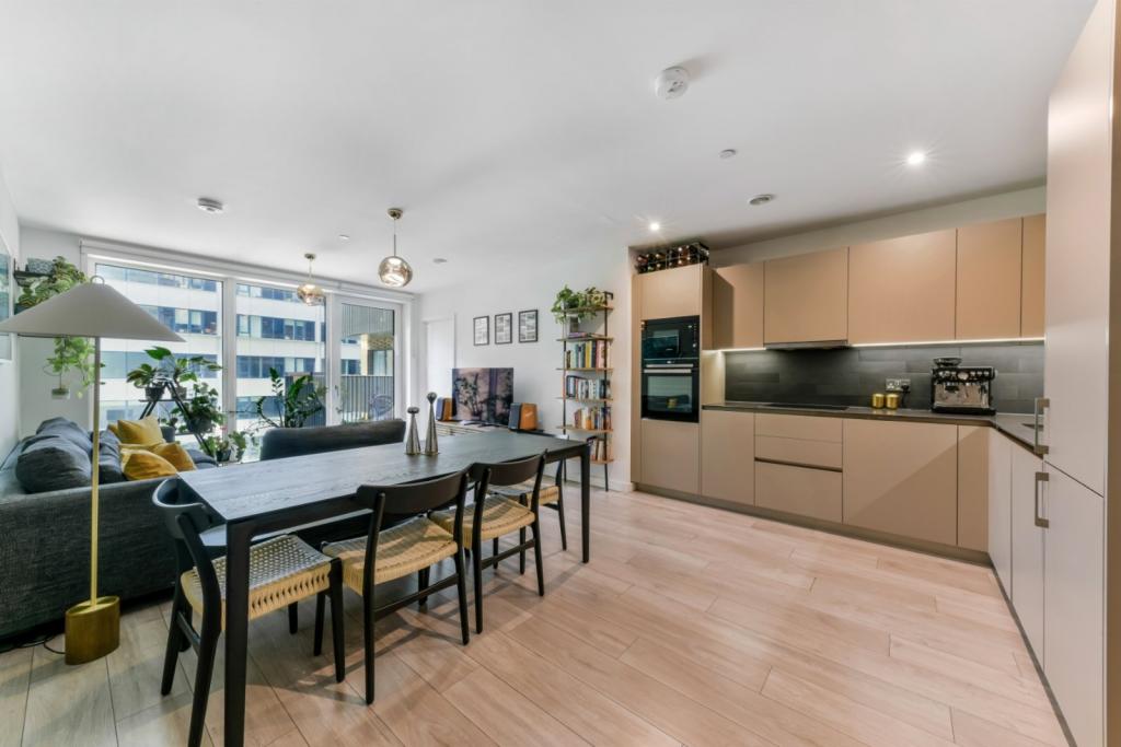 2 Bedroom Apartment for Sale – New Lion Way, London, SE17 – £700,000 Guide Price