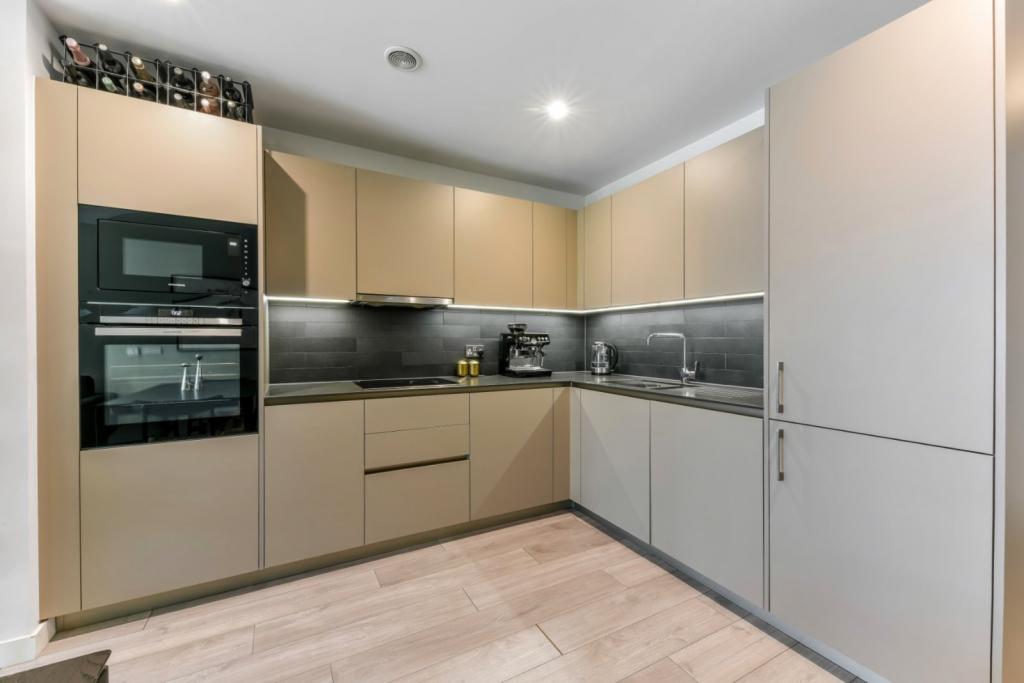 2 Bedroom Apartment for Sale – New Lion Way, London, SE17 – £700,000 Guide Price