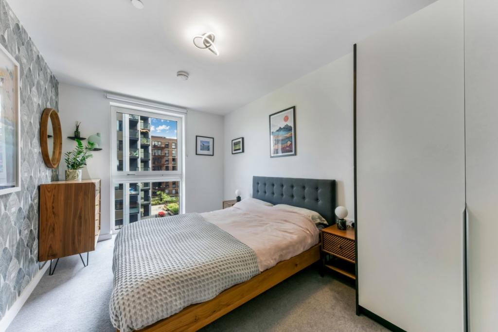 2 Bedroom Apartment for Sale – New Lion Way, London, SE17 – £700,000 Guide Price