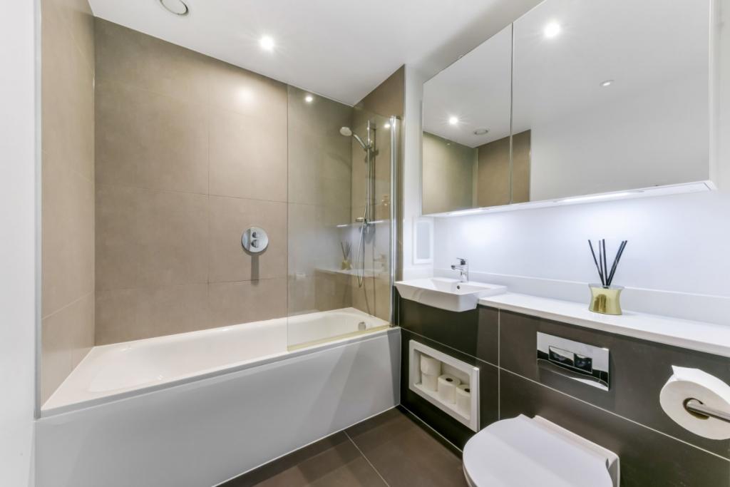 2 Bedroom Apartment for Sale – New Lion Way, London, SE17 – £700,000 Guide Price