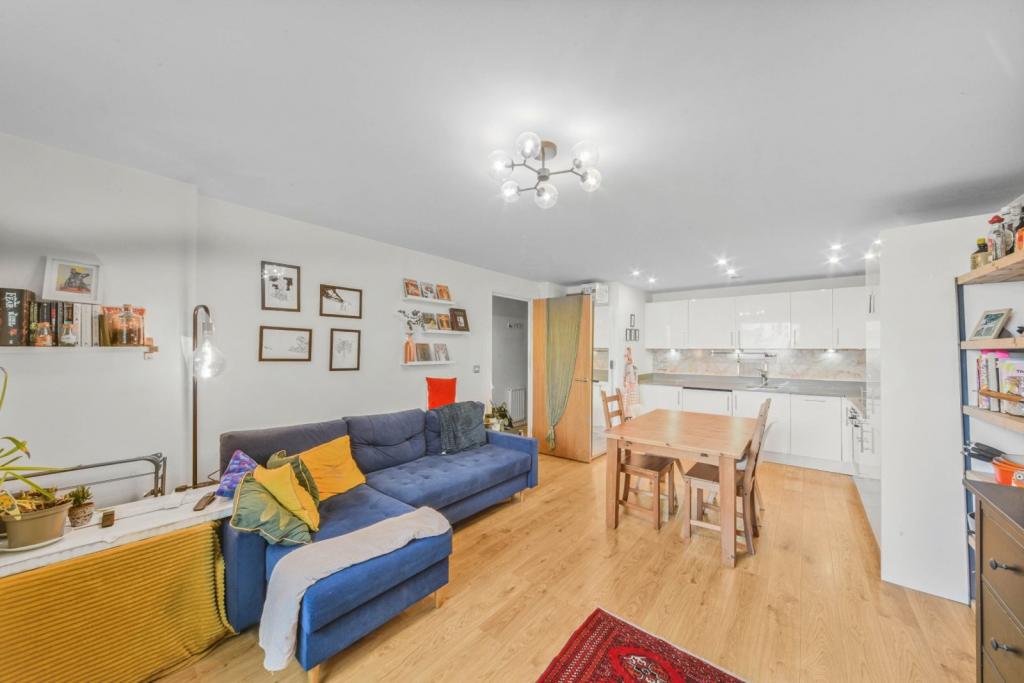 2 Bedroom Apartment for Sale – Houblon Apartments, Tyne Street, Aldgate, London