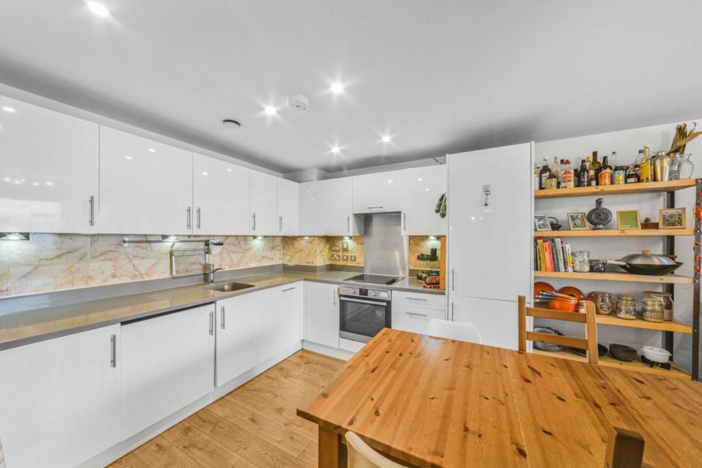 2 Bedroom Apartment for Sale – Houblon Apartments, Tyne Street, Aldgate, London