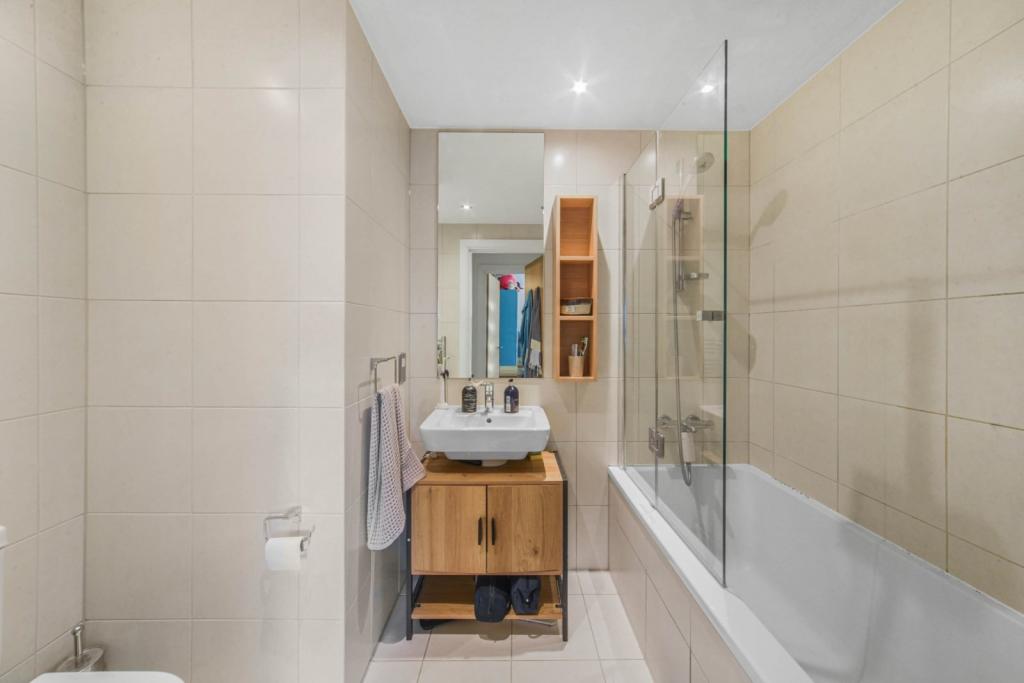 2 Bedroom Apartment for Sale – Houblon Apartments, Tyne Street, Aldgate, London