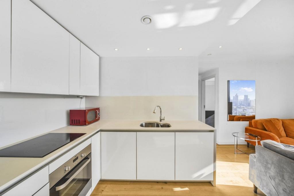 2 Bedroom Penthouse Apartment for Sale – Walworth Road, Elephant & Castle, London,