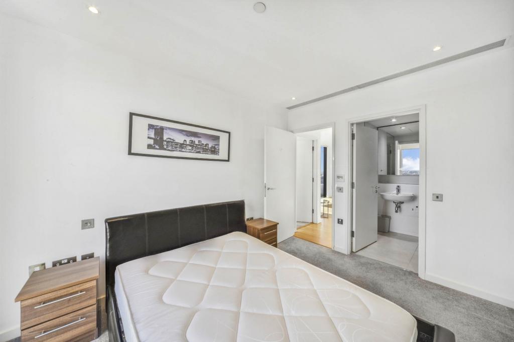 2 Bedroom Penthouse Apartment for Sale – Walworth Road, Elephant & Castle, London,