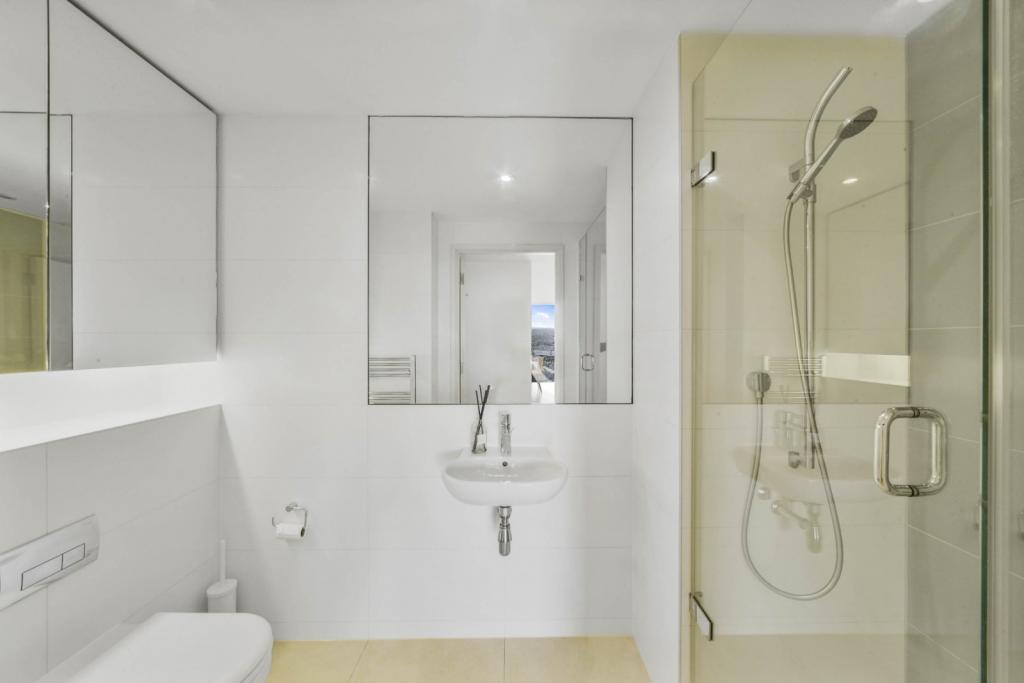 2 Bedroom Penthouse Apartment for Sale – Walworth Road, Elephant & Castle, London,