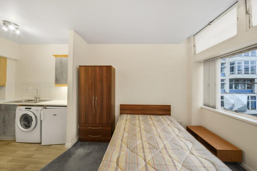 Studio Apartment for Sale – Newington Causeway, London, SE1 – £250,000 Guide Price