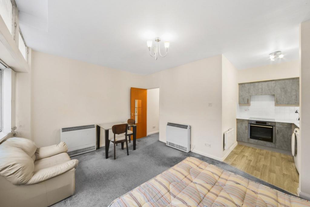 Studio Apartment for Sale – Newington Causeway, London, SE1 – £250,000 Guide Price