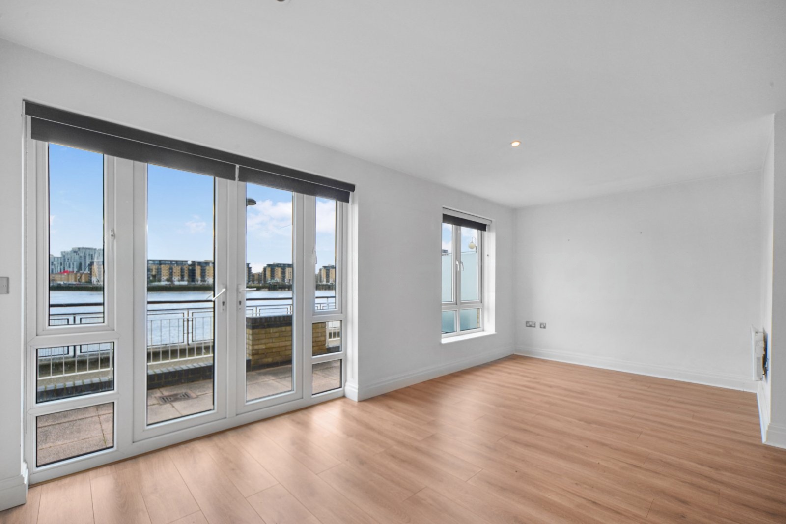 £720,000 Offers in Excess Of – St Davids Square, Isle Of Dogs, London, E14