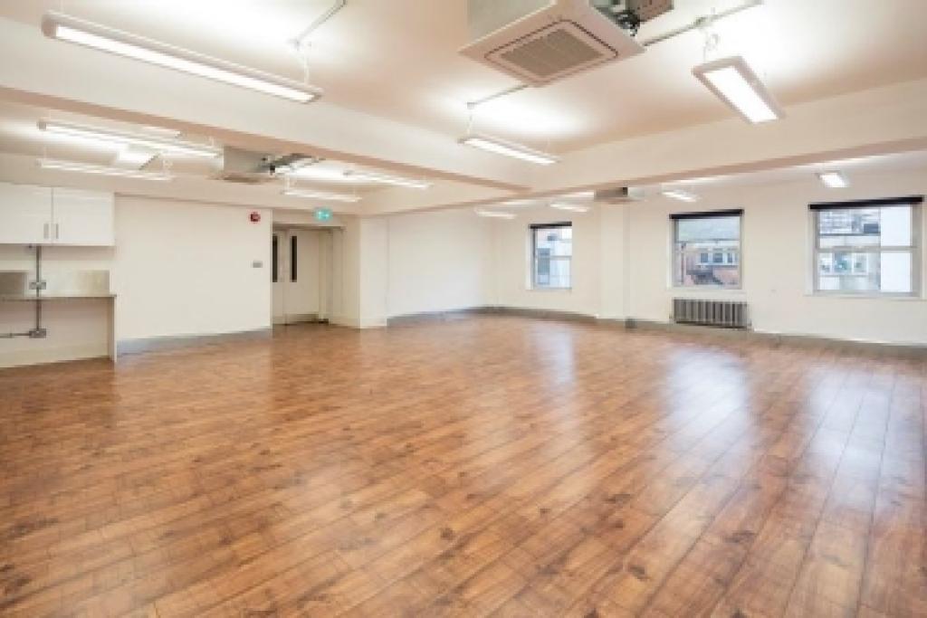 £67.50 per sq ft – 15-17 St Cross St, Clerkenwell, London EC1N 8UW – Office Space for Lease