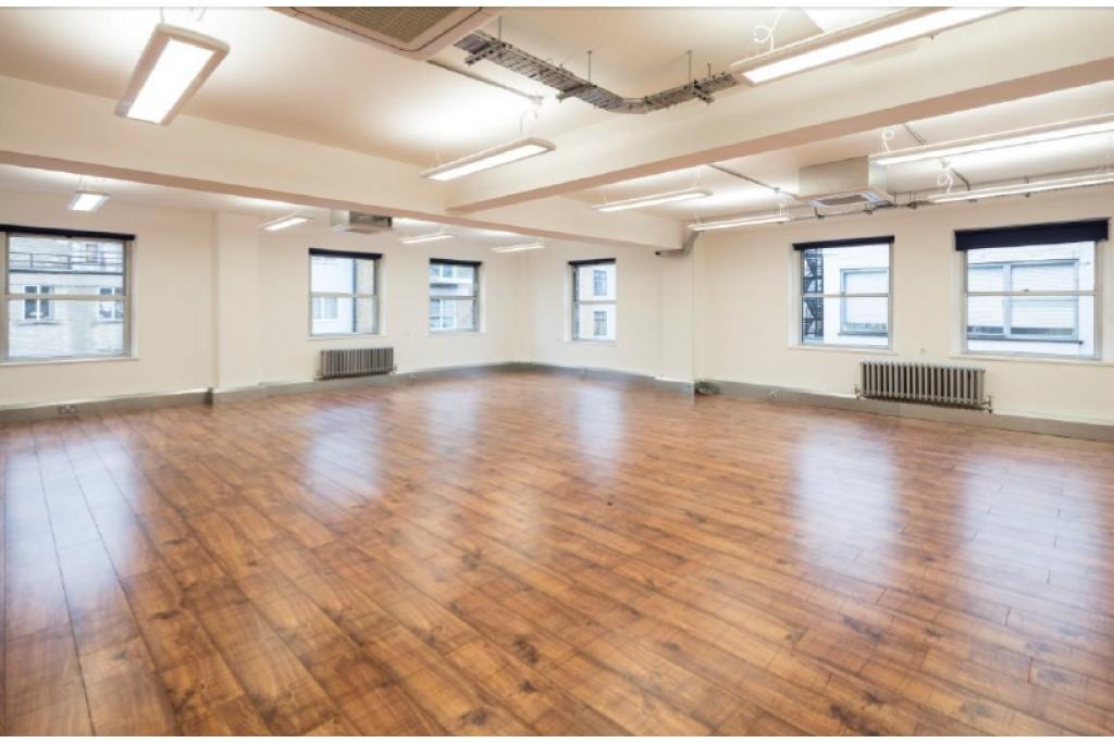 £67.50 per sq ft – 15-17 St Cross St, Clerkenwell, London EC1N 8UW – Office Space for Lease